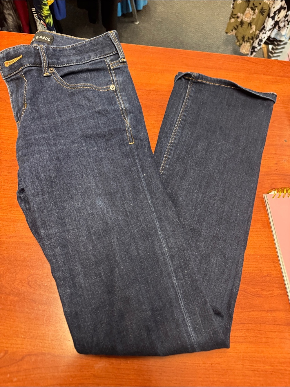 Express barely boot jeans size 2 // 080195